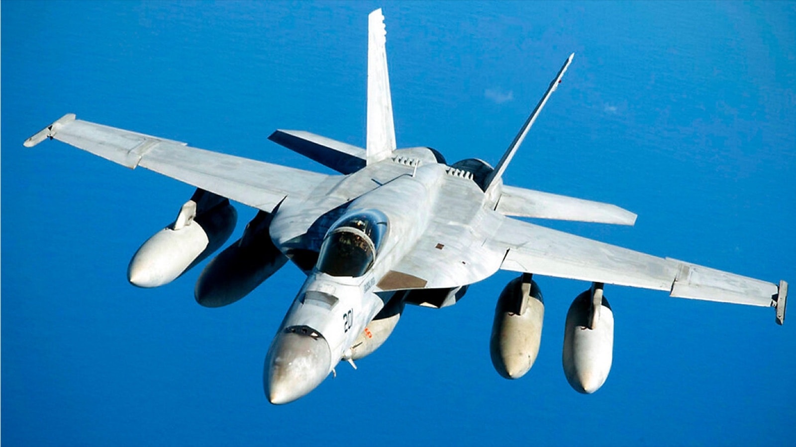 Boeing F/A-18 Super Hornet in flight.