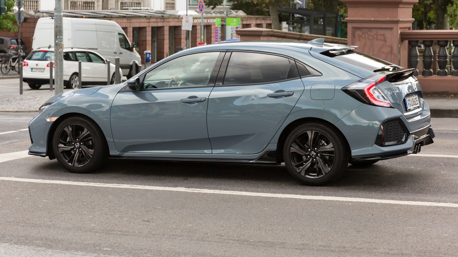 Honda Civic body and wheel detail.