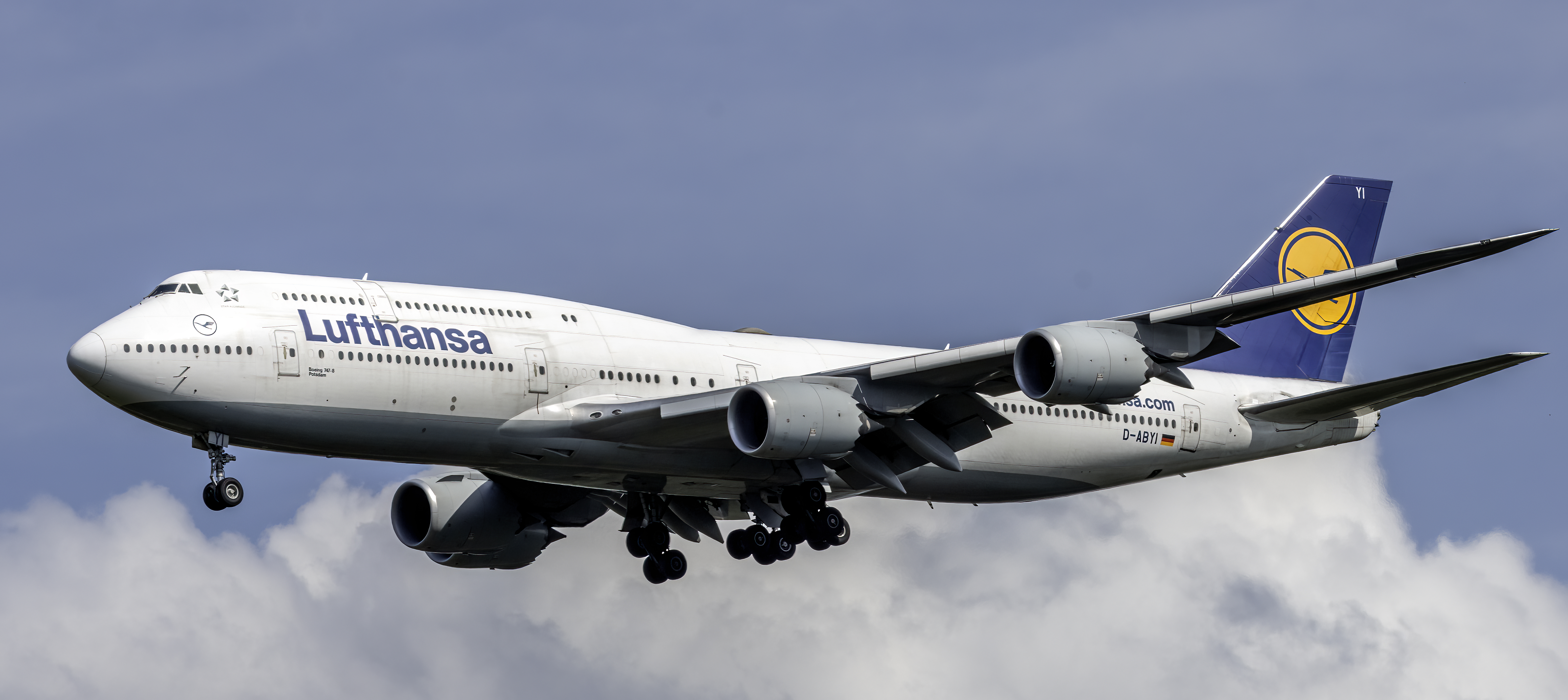 Lufthansa Boeing 747-8 source photo.