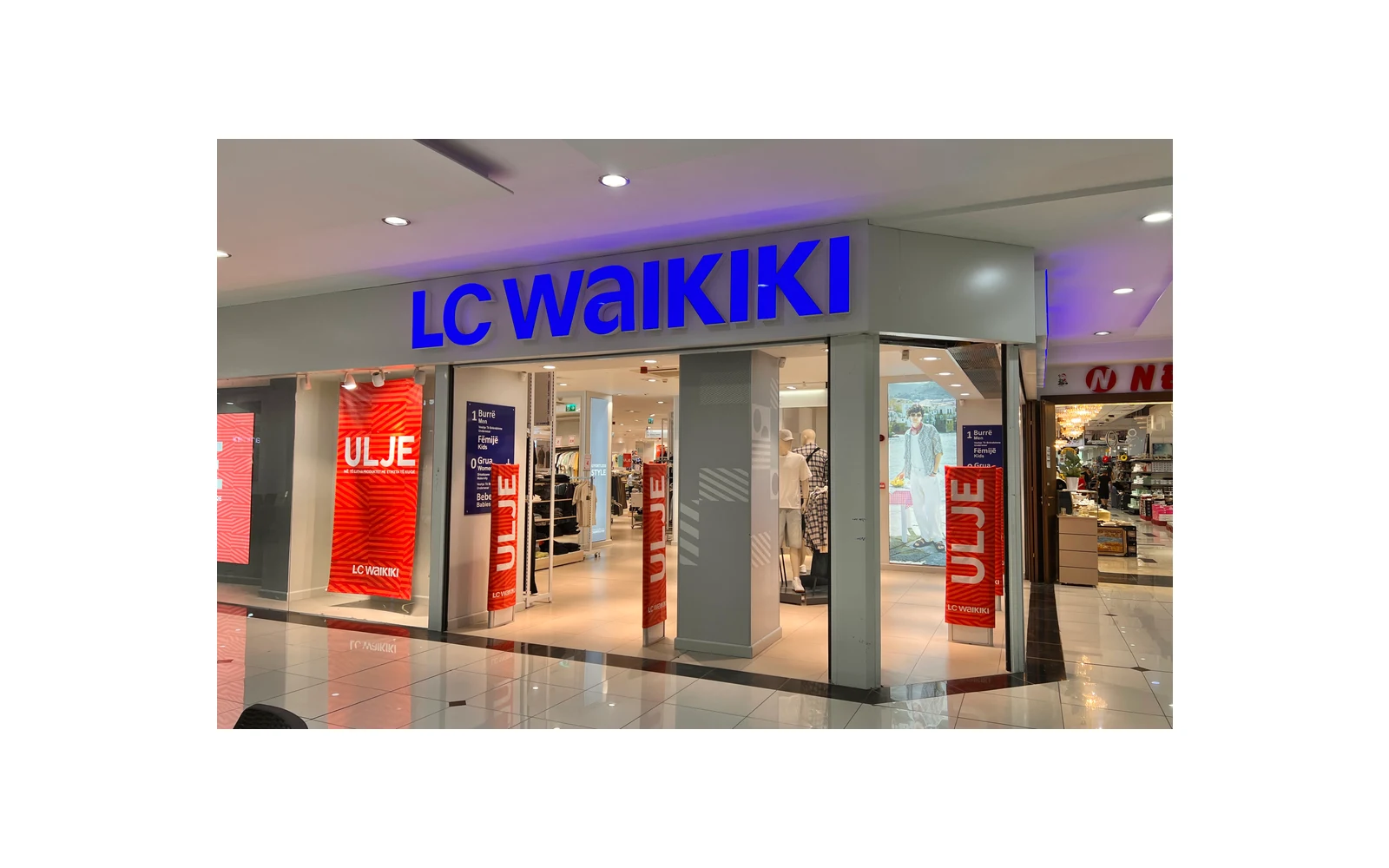 LC Waikiki store entrance