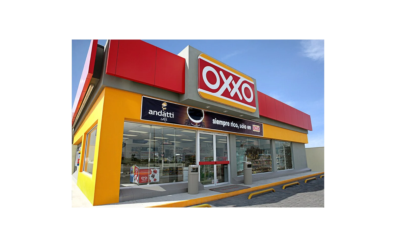 OXXO convenience store exterior