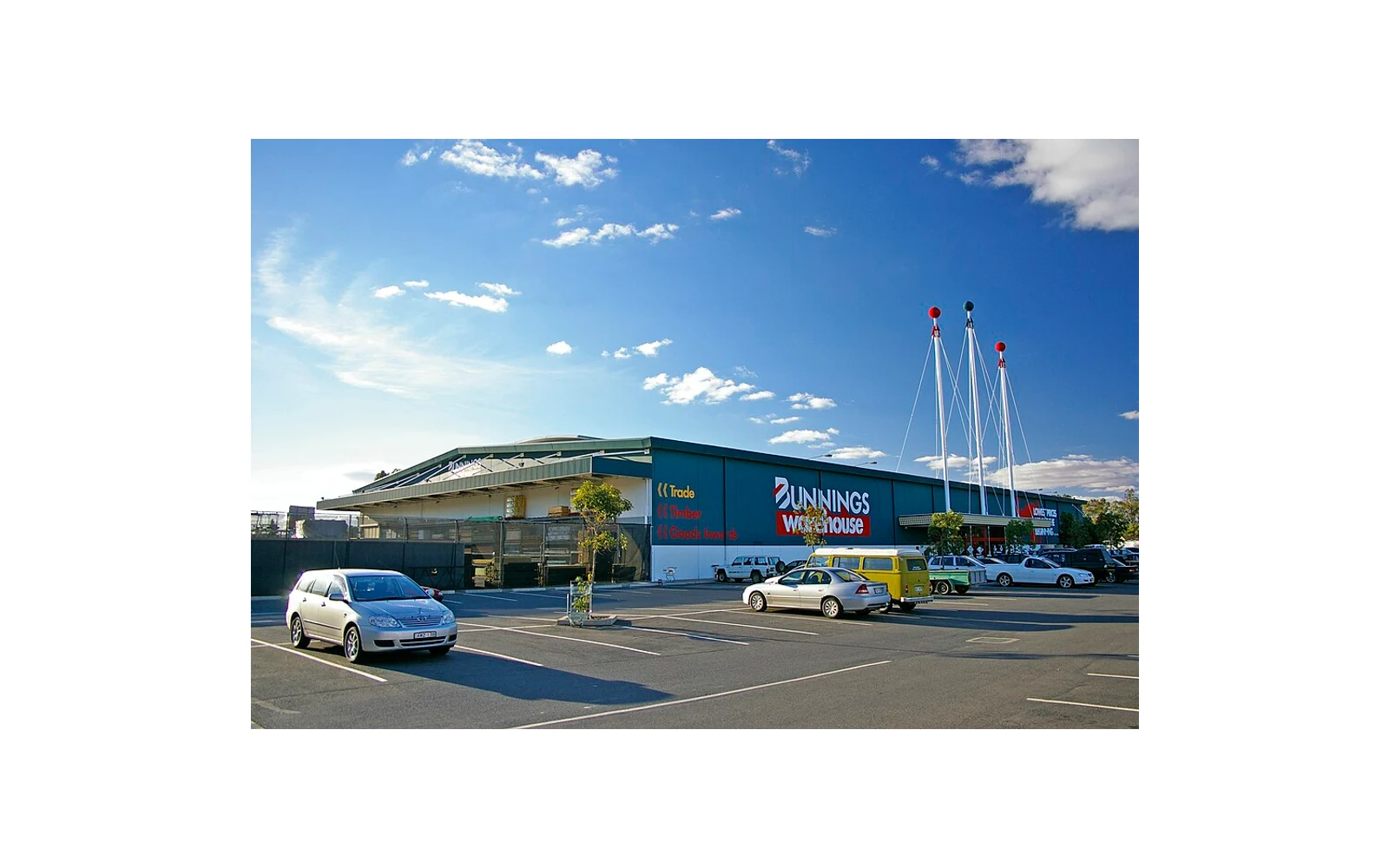 Bunnings Warehouse store exterior