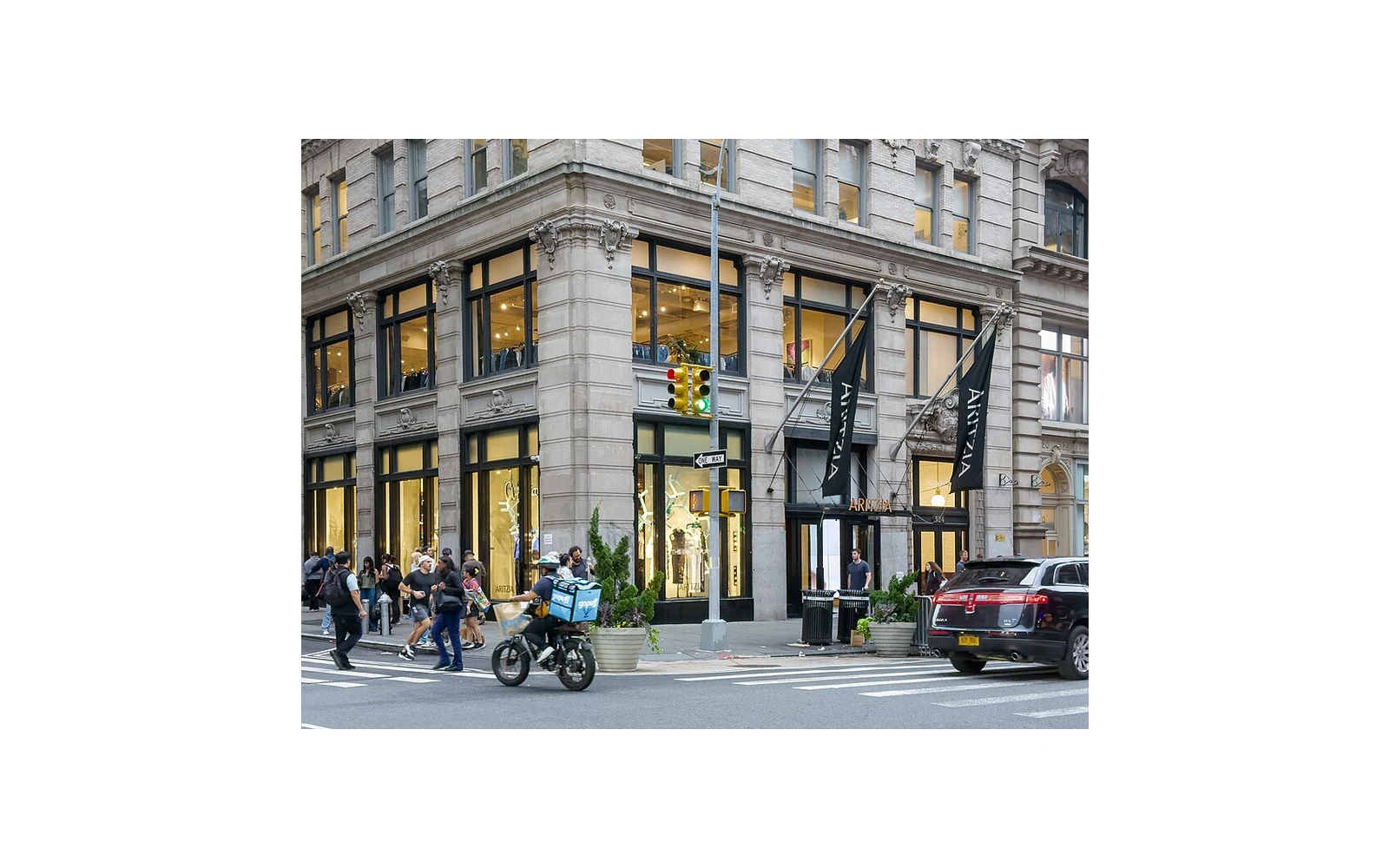 Aritzia storefront