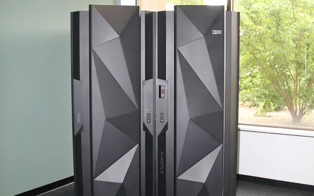 IBM enterprise proof spanning z Systems, hybrid cloud, AI, and consulting.