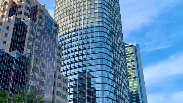 Salesforce Tower seen from Salesforce Park in San Francisco.